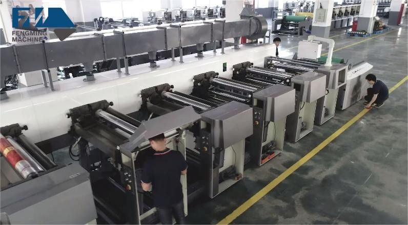 ウェブガイドシステムとユニットタイプ印刷機の自動ロード/オフロード