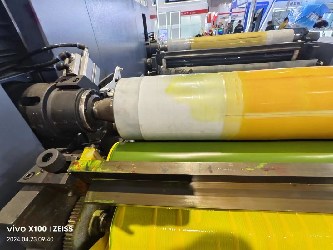 紙袋と箱袖型フレクソ印刷機 最大630mmの印刷幅