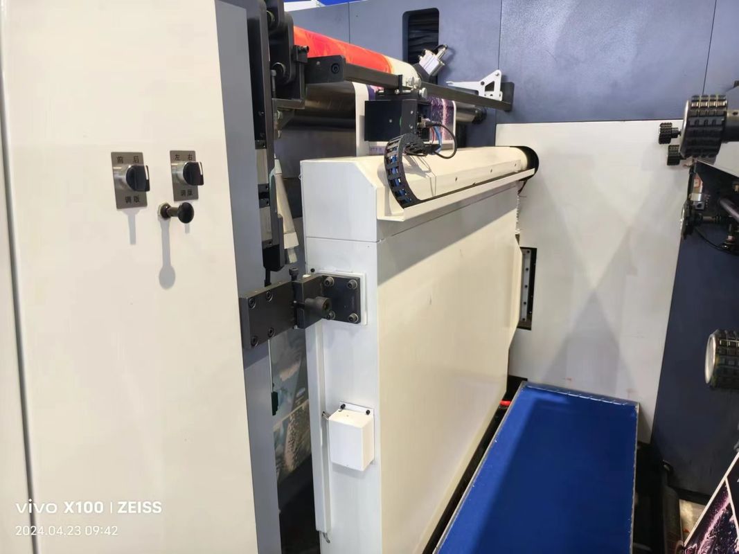 高速印刷のためのセルボ駆動システムを持つスリーブ型フレックス印刷機