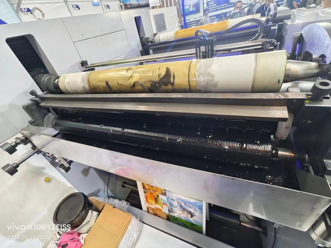 スリーブタイプ フレクソ印刷機,スムーズな動作のためにインフィードとアウトフィードセクション