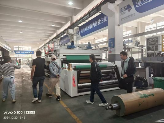 異なる印刷速度のための周波数制御カスケードフレクソ印刷機